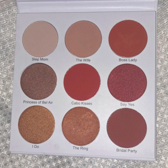 The Grown Woman Palette  #GiveThemLala - Picture 3 of 3